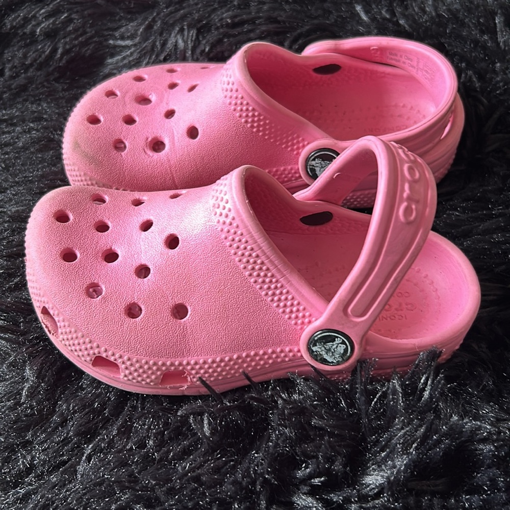 Crocs Comfort Pink Toddler Girl’s sandals size C 9